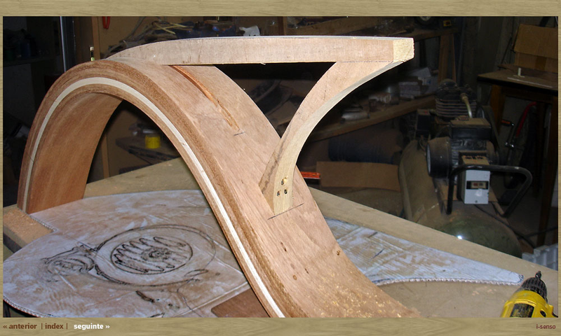 Illustration for article titled Beautiful Hand-Made Wooden Vespa